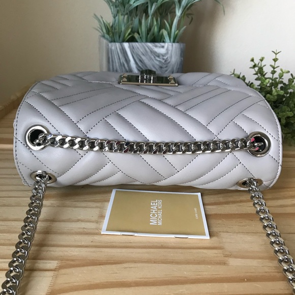 🌼Michael Kors Purse - Picture 5 of 14